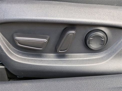 Used 2025 Toyota Camry XLE image 20