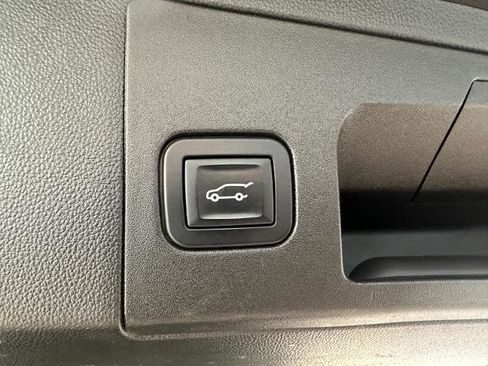 Used 2017 Cadillac XT5 Luxury w/ LPO, Wheel Lock Package AWD/4WD image 26