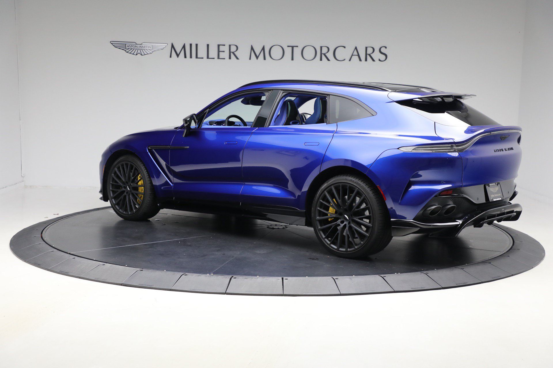 Used 2024 Aston Martin DBX 707 AWD/4WD image 4