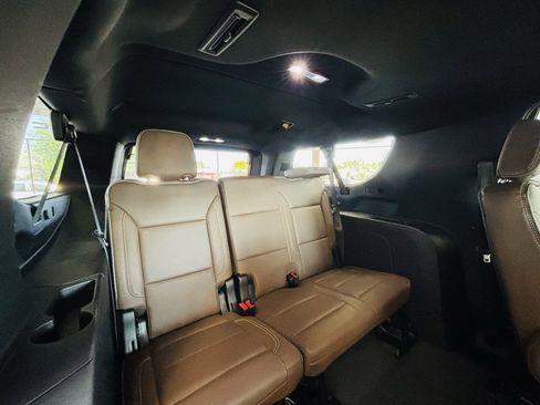 Used 2024 Chevrolet Suburban High Country AWD/4WD image 35