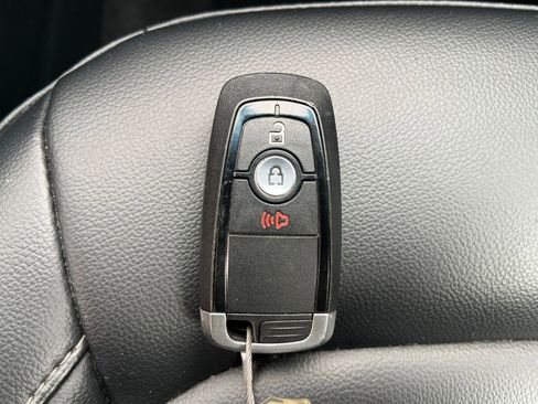 Used 2024 Ford Edge SEL AWD/4WD image 21