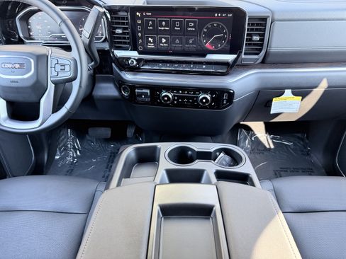 Used 2025 GMC Sierra 1500 SLT image 24