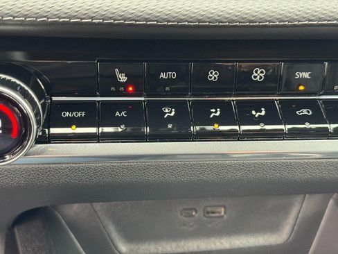 Used 2025 Chevrolet Equinox LT w/ Convenience Package II image 22