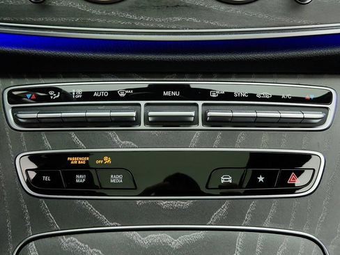 Used 2021 Mercedes-Benz E 350 4MATIC Sedan image 18