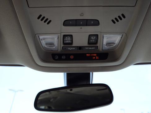 Used 2021 Buick Enclave Essence w/ Sound and Sites Package AWD/4WD image 39