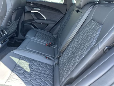 Used 2025 Audi SQ5 Prestige AWD/4WD image 12