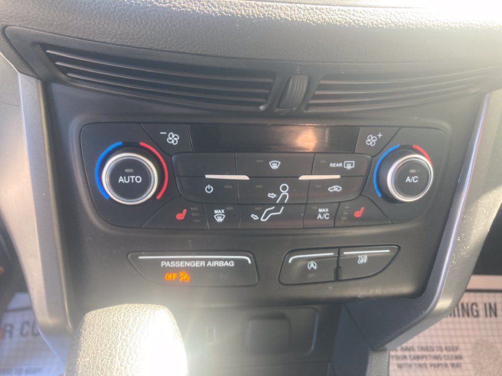 Used 2018 Ford Escape SE w/ SE Sync 3 Package AWD/4WD image 27