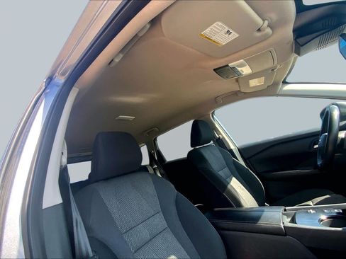 Used 2025 Nissan Rogue SV FWD image 13