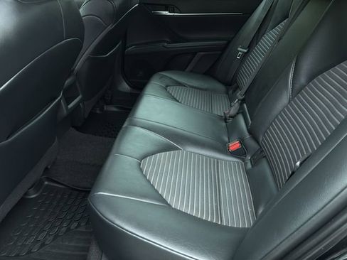 Used 2021 Toyota Camry SE w/ Convenience Package FWD image 19