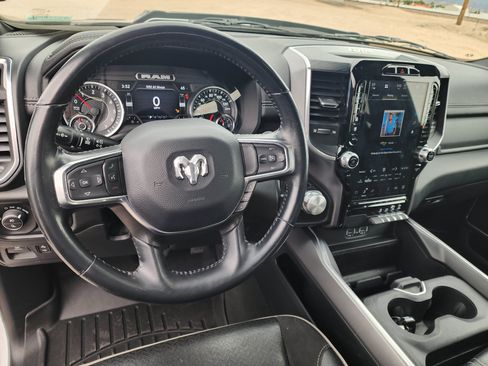 Used 2023 RAM 1500 Laramie AWD/4WD image 2