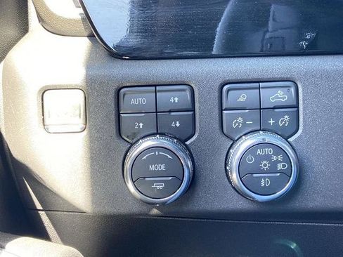 Used 2025 GMC Sierra 1500 SLT w/ SLT Premium Plus Package AWD/4WD image 14