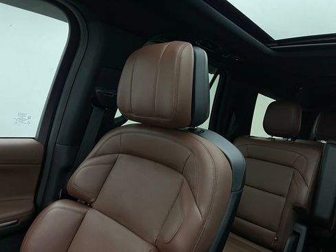 Used 2025 Lincoln Navigator L Reserve AWD/4WD image 70