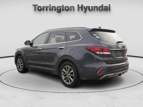 Used 2017 Hyundai Santa Fe SE image 5