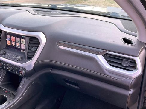 Used 2018 GMC Acadia SLT image 18