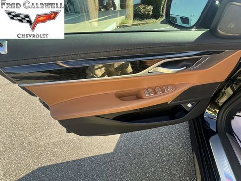 Used 2021 BMW 740i xDrive w/ Luxury Rear Seating Package AWD/4WD image 28