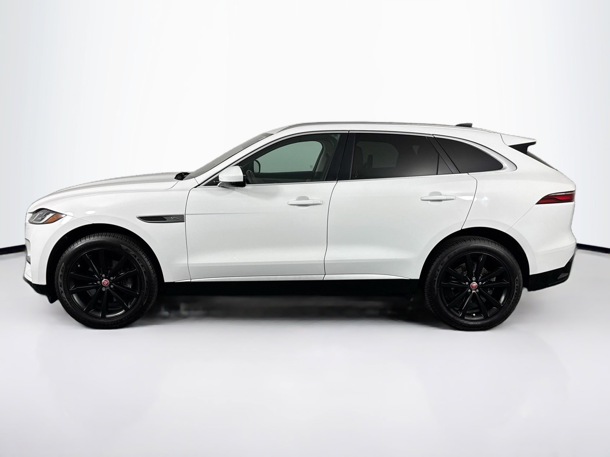 Used 2023 Jaguar F-PACE S AWD/4WD image 11