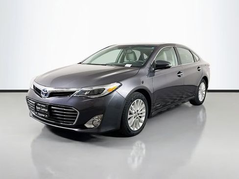 Used 2014 Toyota Avalon Limited image 3
