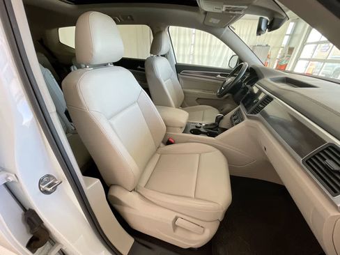 Used 2019 Volkswagen Atlas SE w/ Panoramic Sunroof Package image 25