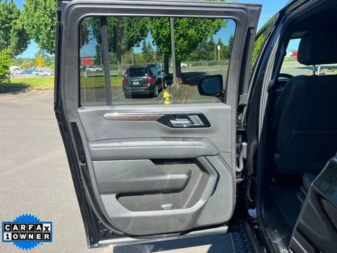 Used 2025 Chevrolet Suburban Z71 AWD/4WD image 11