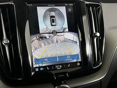 Used 2025 Volvo XC60 B5 Plus image 20