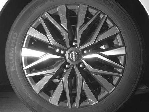 Used 2025 Nissan Altima 2.5 SV image 13