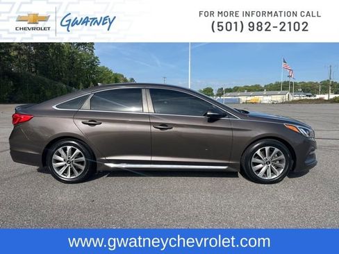 Used 2017 Hyundai Sonata Sport image 4
