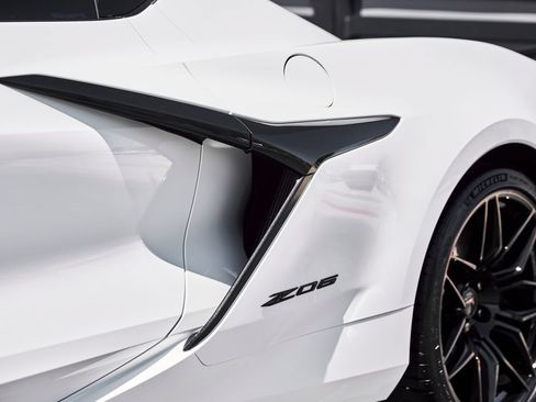 Used 2023 Chevrolet Corvette Z06 w/ Engine Appearance Package RWD image 9