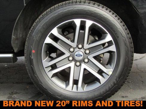 Used 2021 Ford Expedition Max Limited image 9