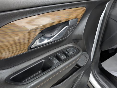 Used 2020 GMC Terrain SLE w/ Driver Convenience Package image 15