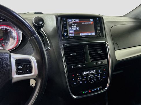 Used 2019 Dodge Grand Caravan GT FWD image 18