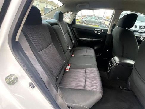 Certified 2019 Nissan Sentra SV image 19