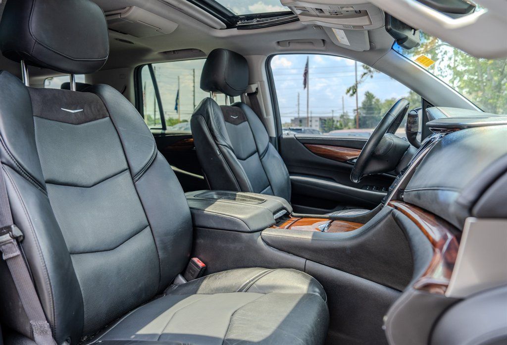 Used 2015 Cadillac Escalade Premium RWD image 34
