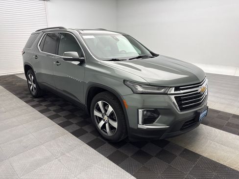 Used 2023 Chevrolet Traverse LT w/ LT Premium Package image 7