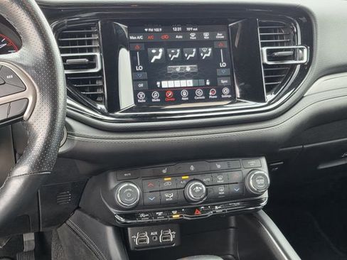 Used 2023 Dodge Durango SXT image 10