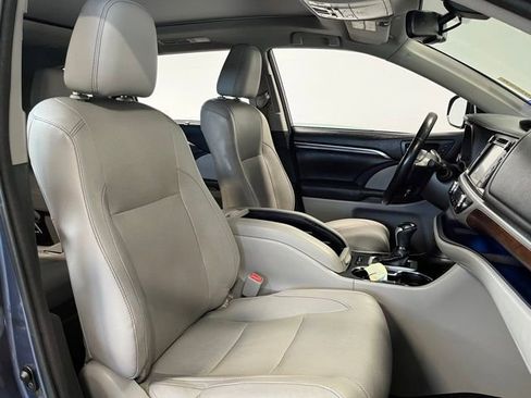 Used 2015 Toyota Highlander Limited Platinum AWD/4WD image 10