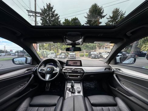 Used 2019 BMW 540i w/ M Sport Package RWD image 6