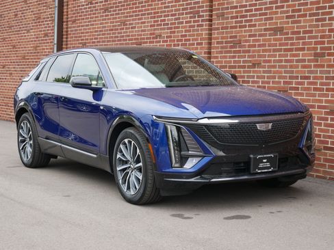 Certified 2024 Cadillac Lyriq Sport w/ LPO, Floor Liner Package AWD/4WD image 27