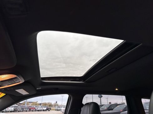 Used 2019 Jeep Grand Cherokee Limited image 6