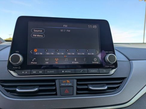 Used 2025 Nissan Altima 2.5 SR image 18