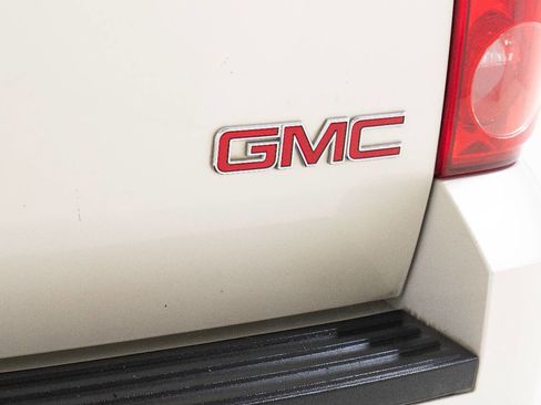 Used 2010 GMC Yukon SLT image 17