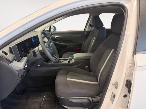 Used 2025 Hyundai Sonata SE FWD image 22