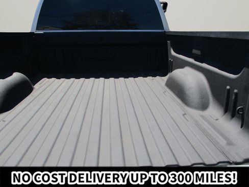 Used 2018 Chevrolet Silverado 1500 LT w/ Redline Edition AWD/4WD image 9