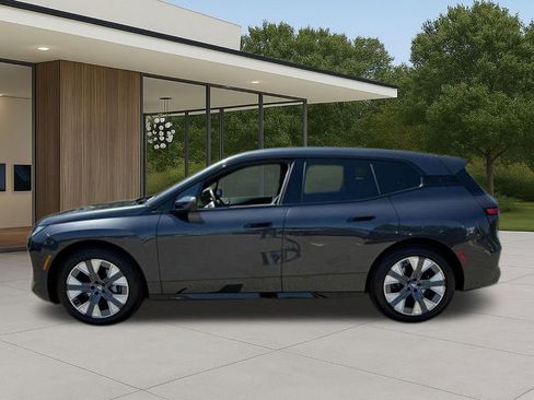 Used 2026 BMW iX xDrive60 w/ Premium Package AWD/4WD image 9