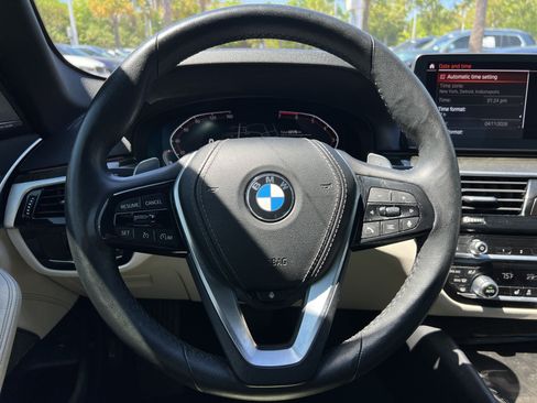 Used 2023 BMW 530i w/ Premium Package RWD image 18