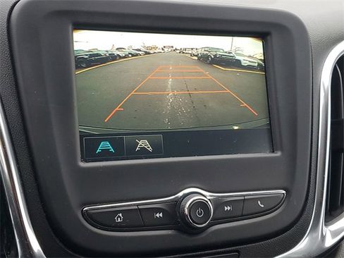 Used 2018 Chevrolet Equinox LT image 25