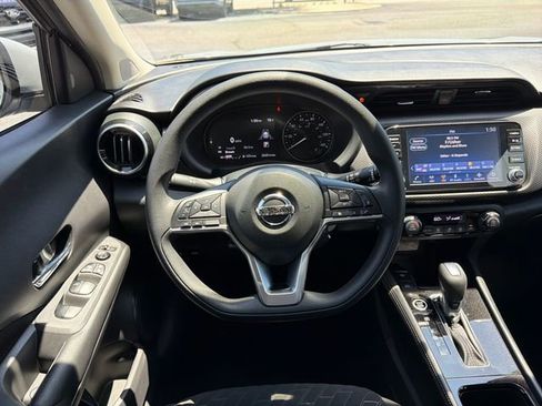Used 2021 Nissan Kicks SV FWD image 16