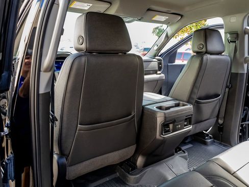 Used 2025 Chevrolet Silverado 1500 LT Trail Boss w/ Convenience Package II image 32