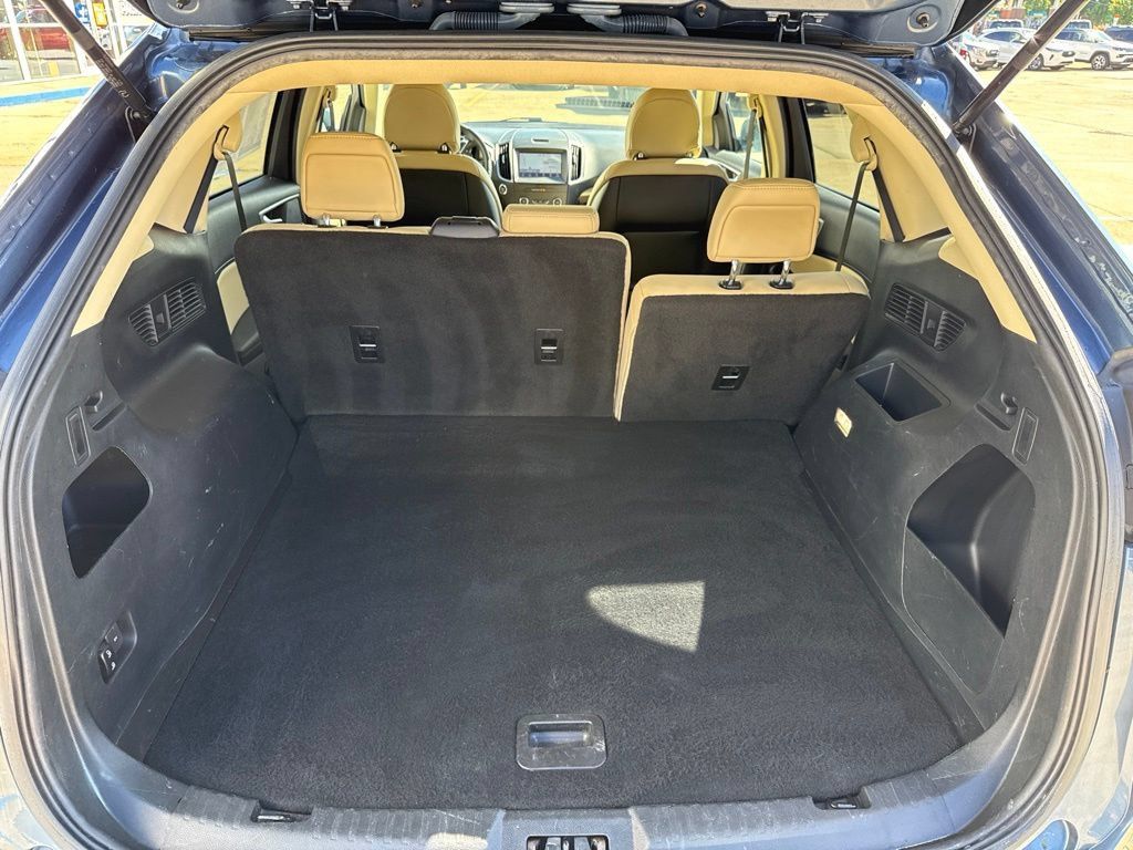 Used 2019 Ford Edge SEL w/ Equipment Group 201A AWD/4WD image 27