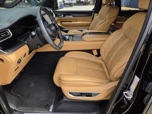 Used 2024 Jeep Grand Wagoneer Series III w/ Rear Seat Video Group 1 AWD/4WD image 28