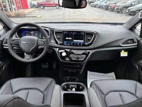 New 2026 Chrysler Pacifica Select w/ S Appearance Package AWD/4WD image 24